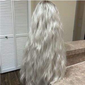 Chelsey Smith Crowns Soho Ice Long Icy Blonde Beach Waves Free Part NWT